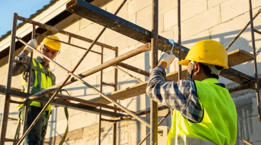Professional residential roofers in La Fontaine, IN